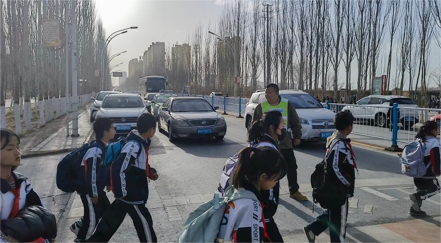 简报照片1.jpg